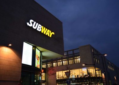 Beleuchtetes Logo für Restaurant